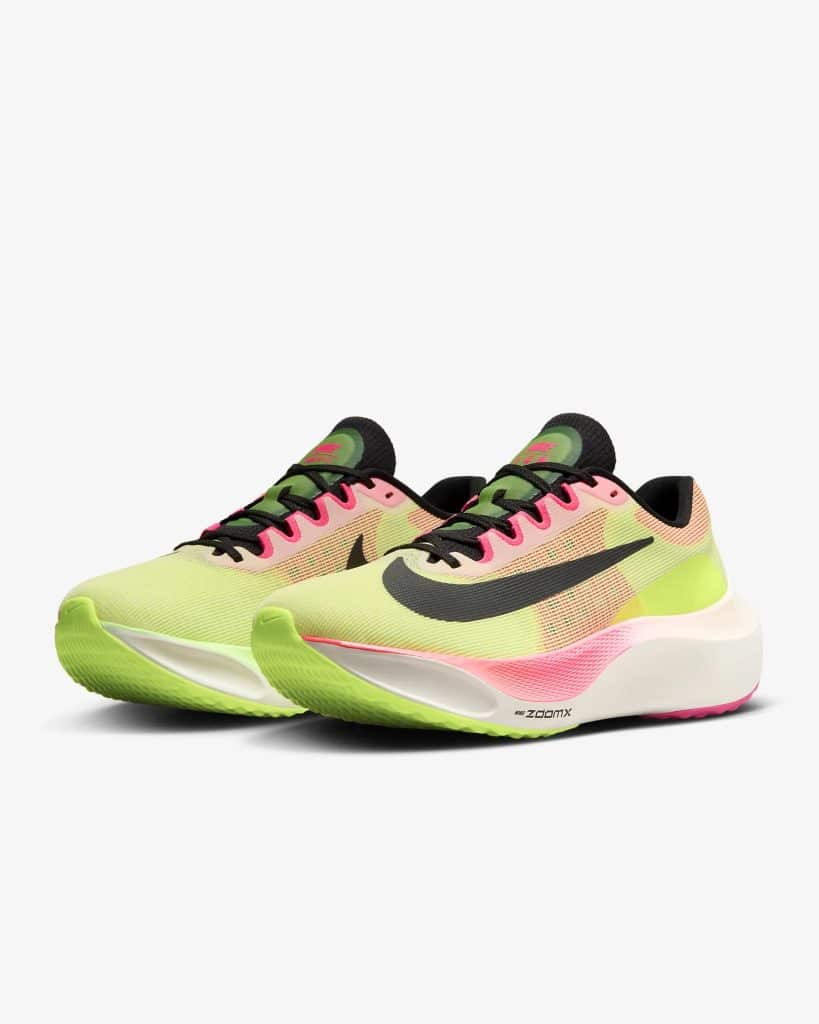 Nike mismatched zoom fly on sale